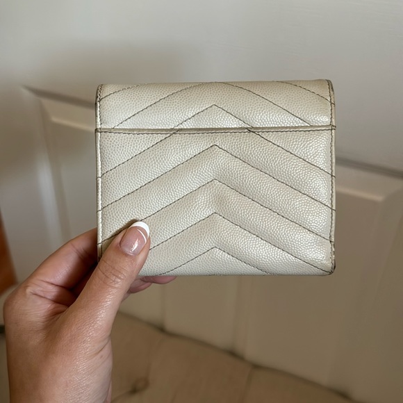 YSL Cassandre Matelasse Compact Wallet White Silver - Picture 3 of 11